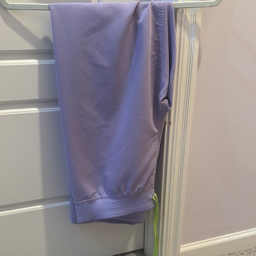Figs Livingston Regular Waist Scrub Pants